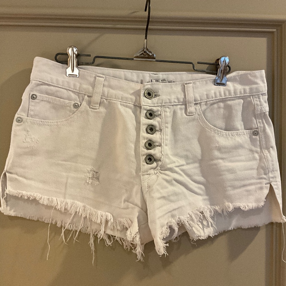 FREE PEOPLE Distressed Cutoff White Denim Shorts 100% Cotton Size 26